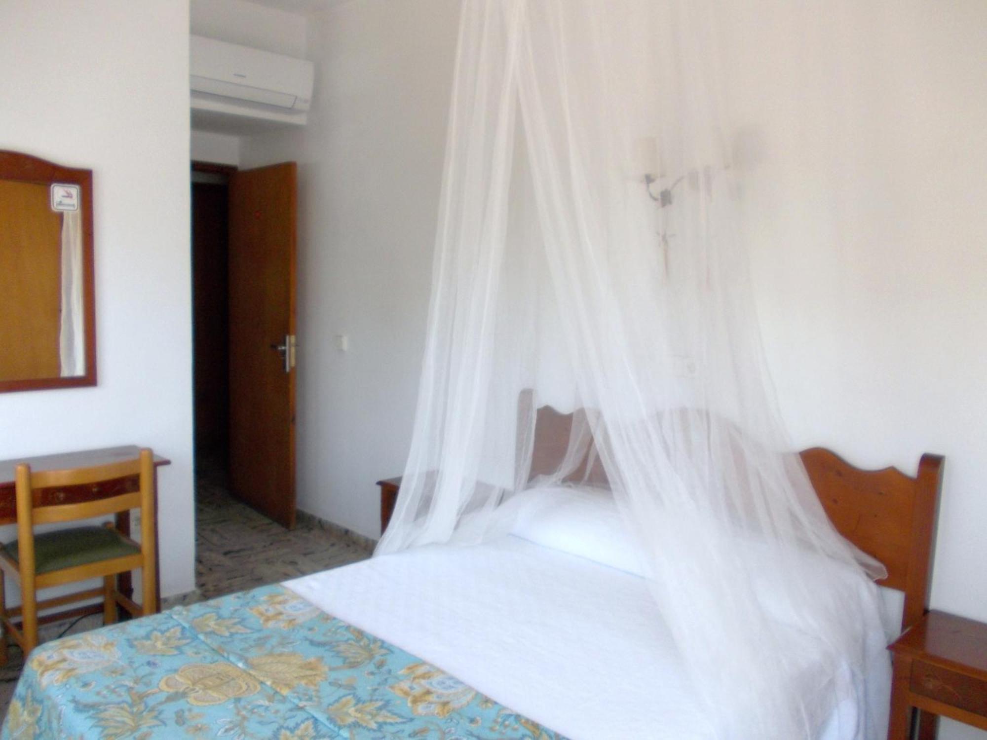 Hostal Rey Santa Eularia des Riu Buitenkant foto