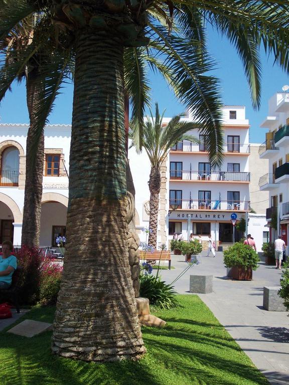 Hostal Rey Santa Eularia des Riu Buitenkant foto