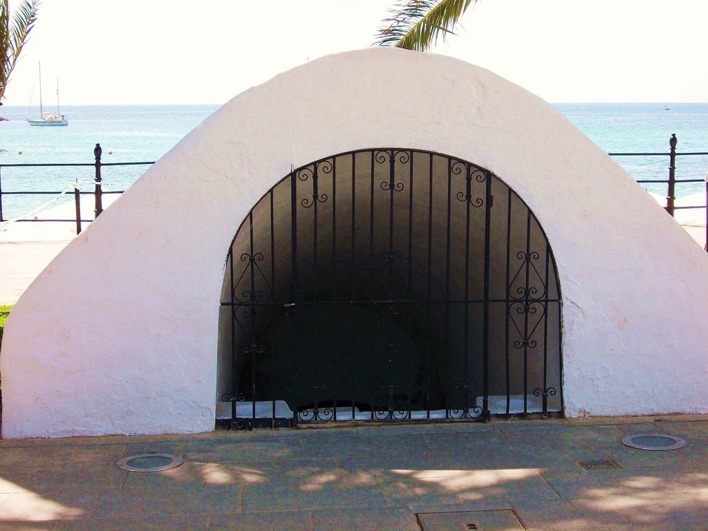 Hostal Rey Santa Eularia des Riu Buitenkant foto