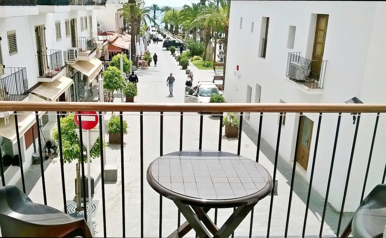 Hostal Rey Santa Eularia des Riu Buitenkant foto